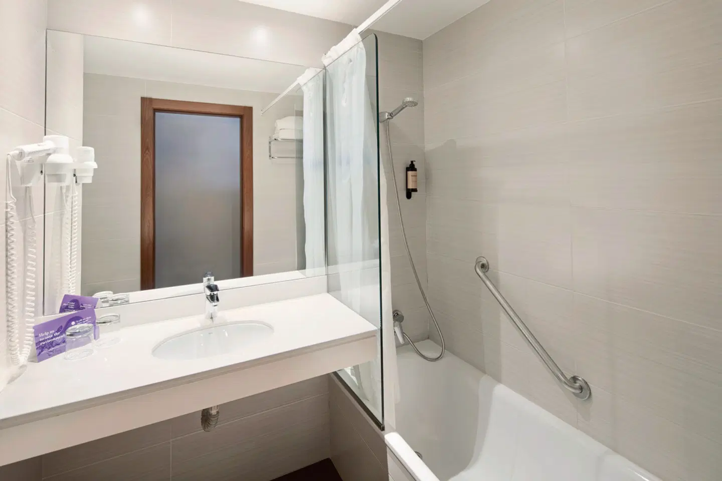 Hotel Lugano Barcelona Badezimmer