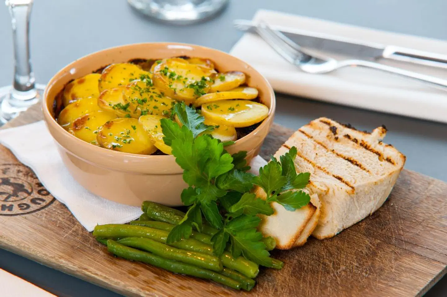 Holiday Inn Salisbury - Stonehenge Restaurant