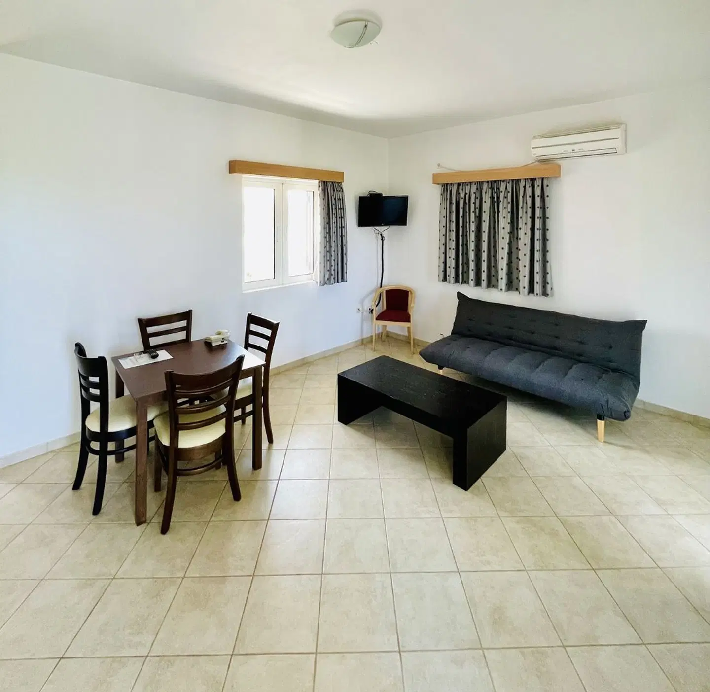 Stomio Villague ROOM_EXAMPLE