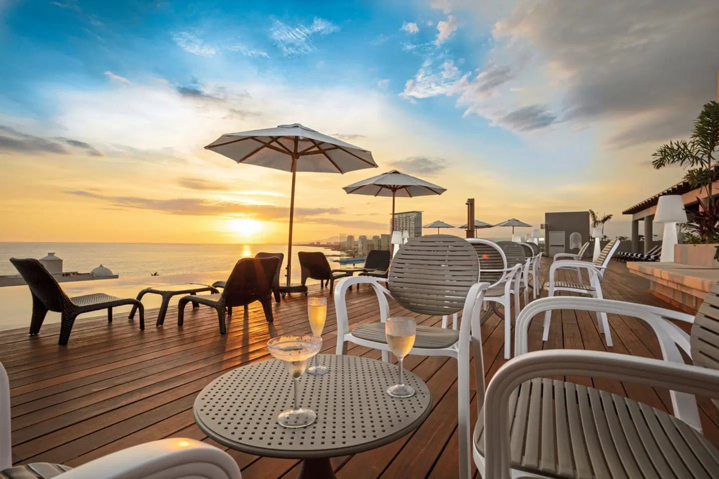 Crown Paradise Golden Puerto Vallarta - Adults-only Terrasse