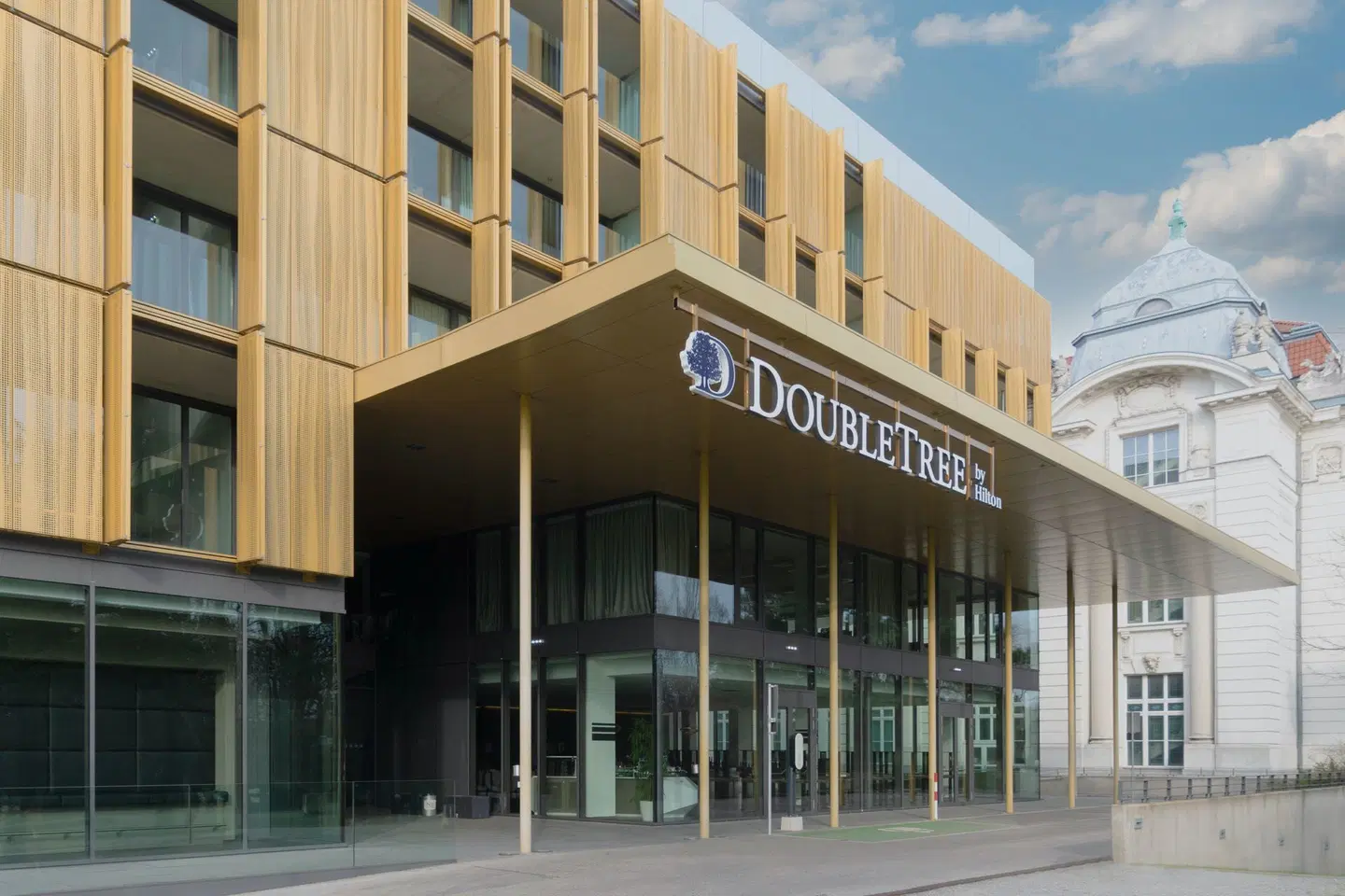 DoubleTree by Hilton Vienna Schonbrunn EXTERIOR