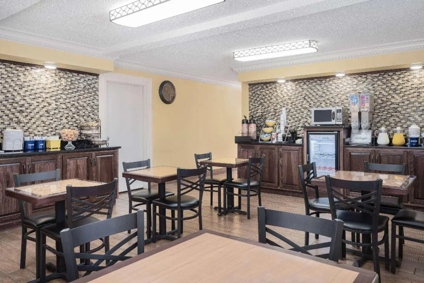 Days Inn by Wyndham Macon I-475 Restaurant