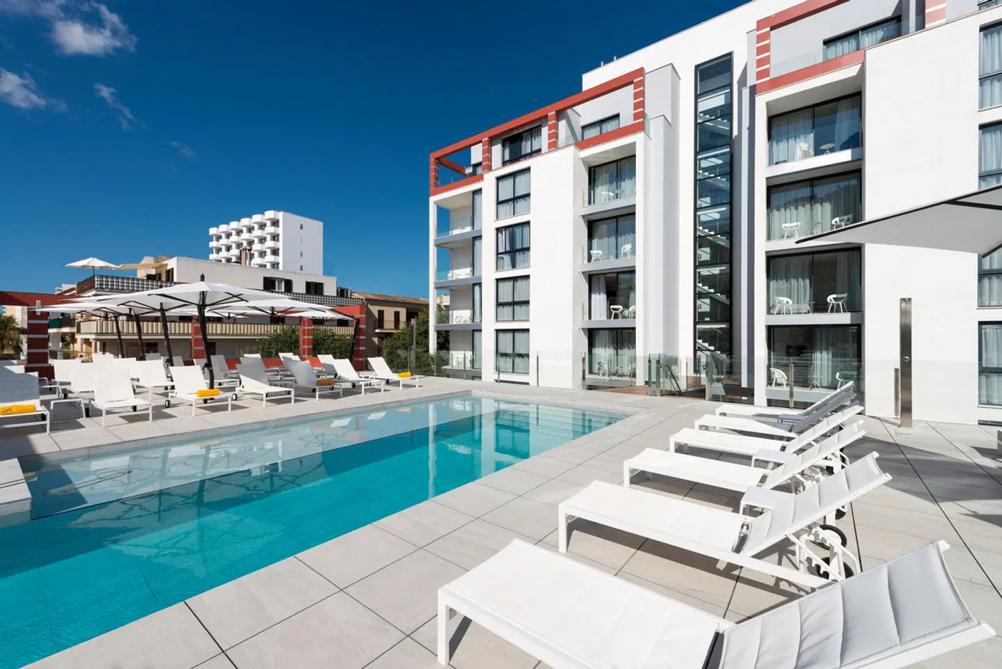 Kyrat Amàrac Suites OUTDOOR_POOL