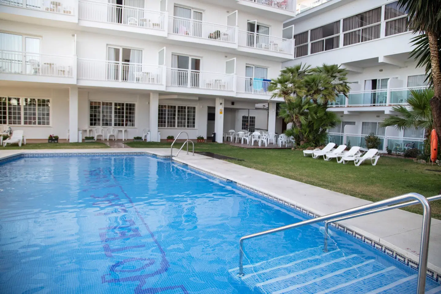 Las Vegas OUTDOOR_POOL