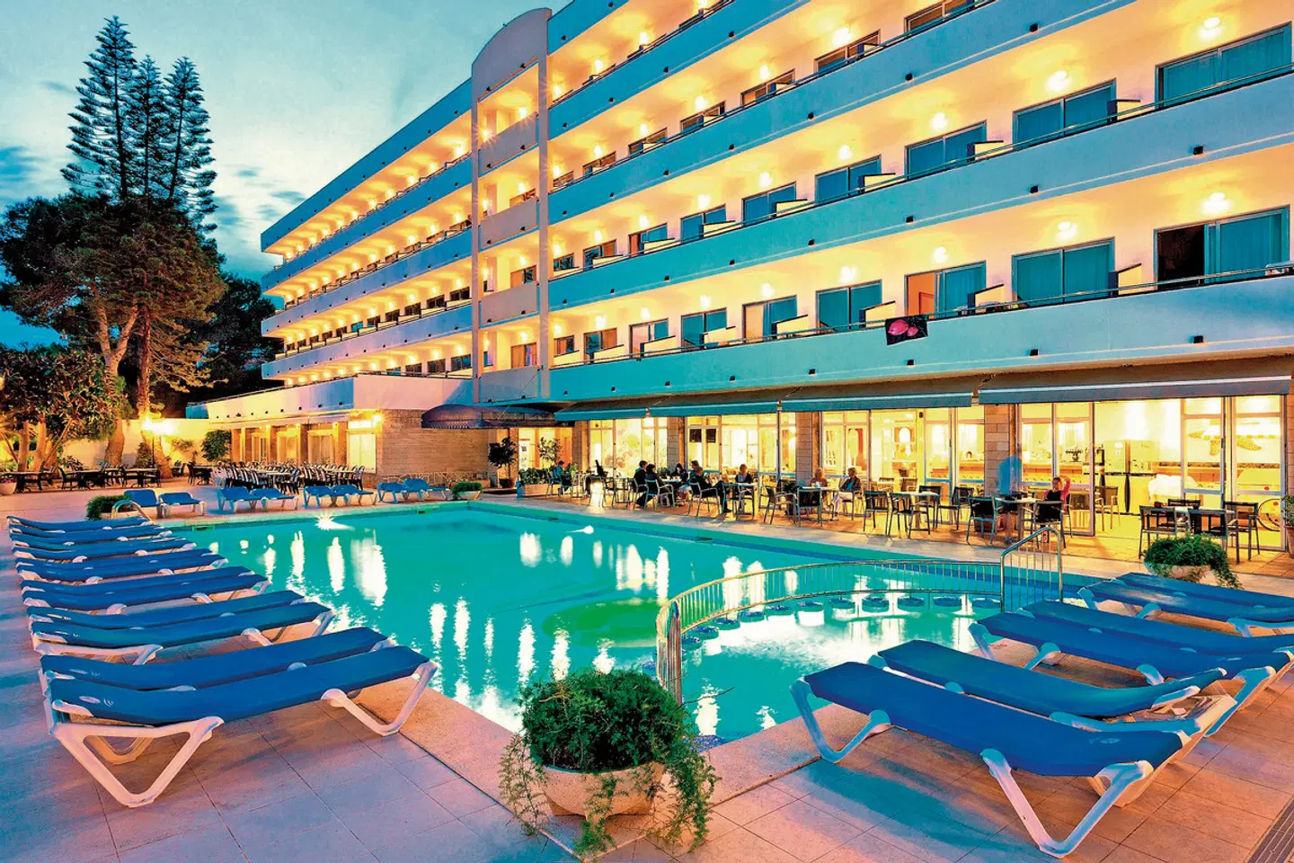 Mariant OUTDOOR_POOL