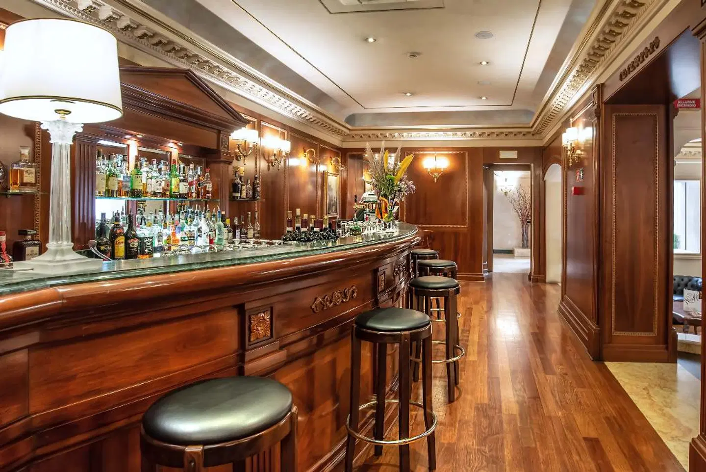 River Palace Hotel Bar