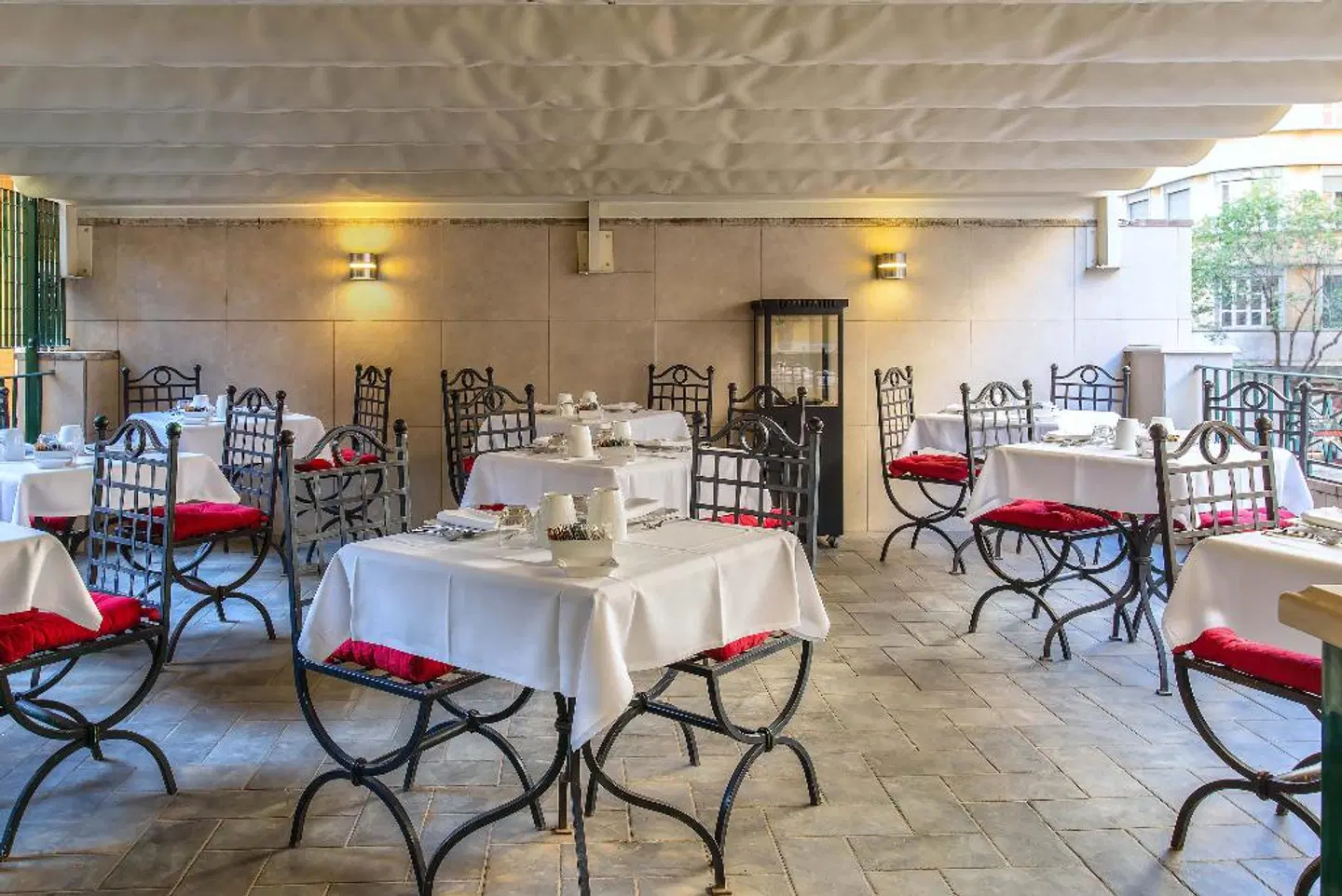 River Palace Hotel Restaurant