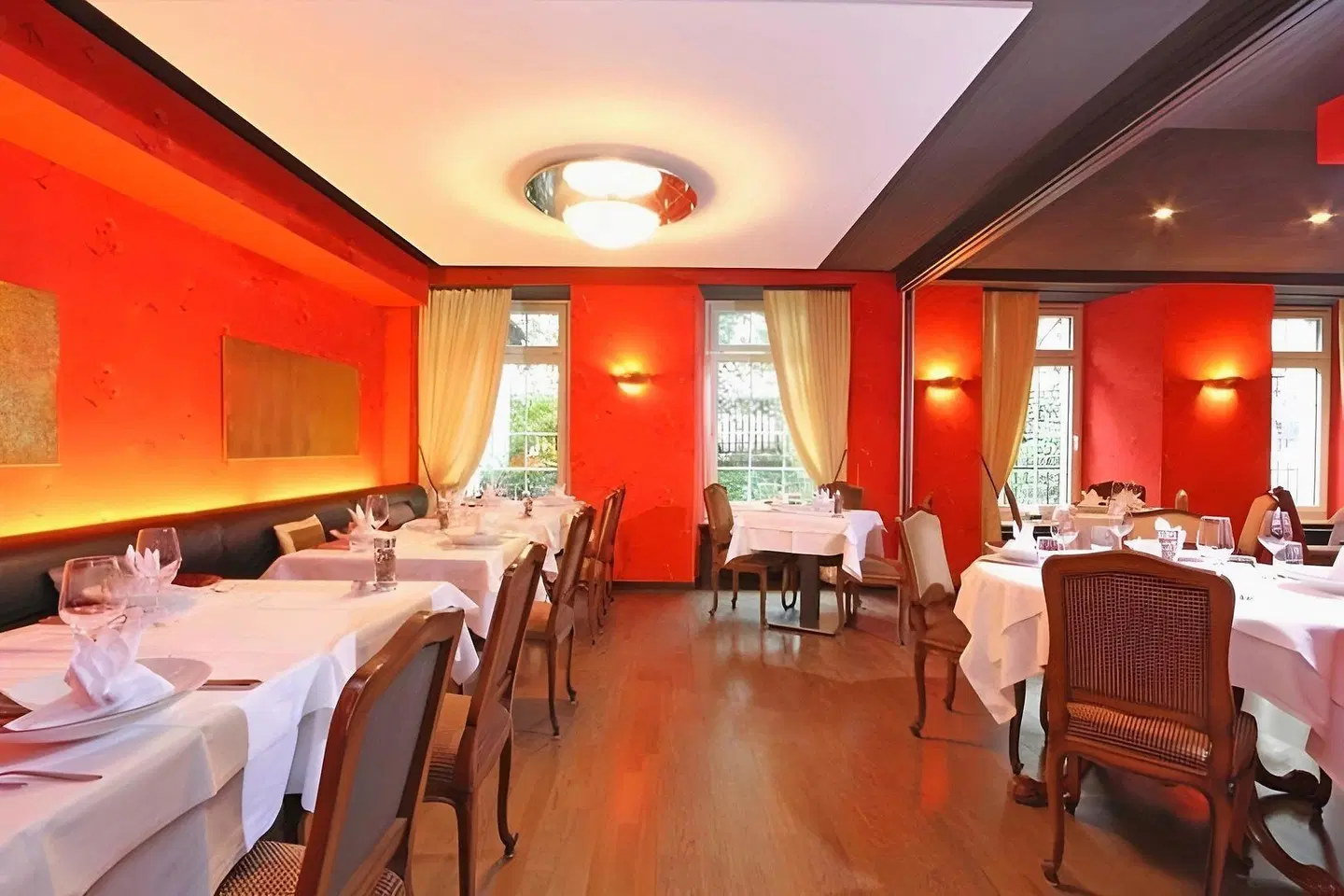 Hotel Swiss Night by Fassbind Restaurant