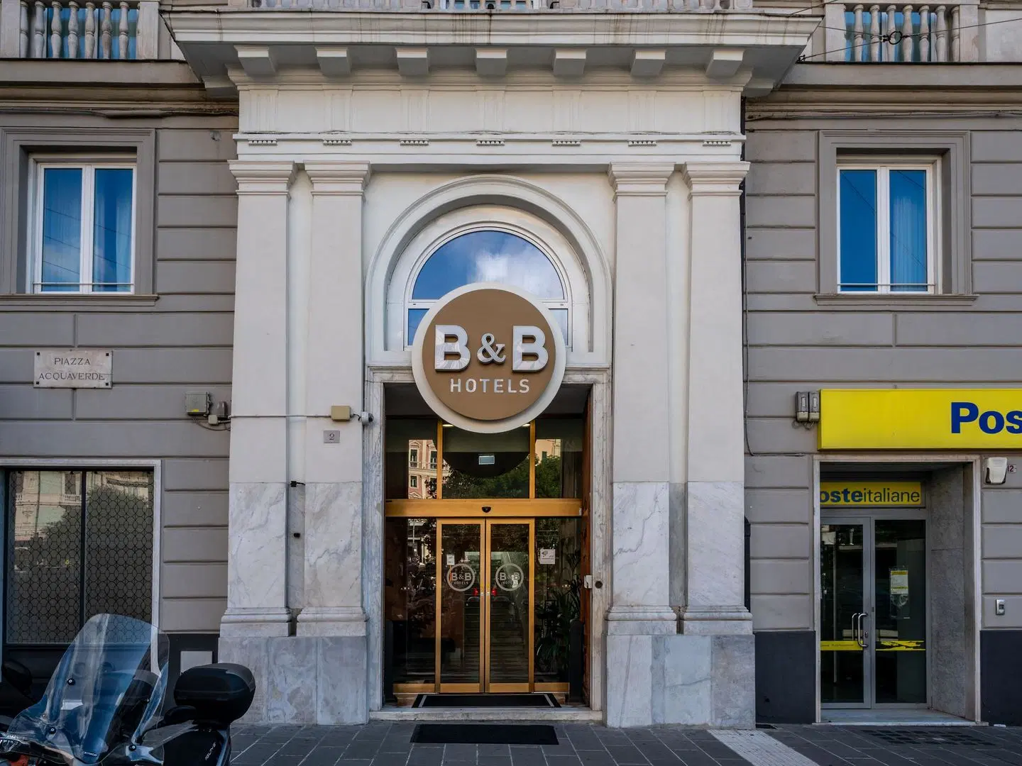 B&B Hotel Genova EXTERIOR