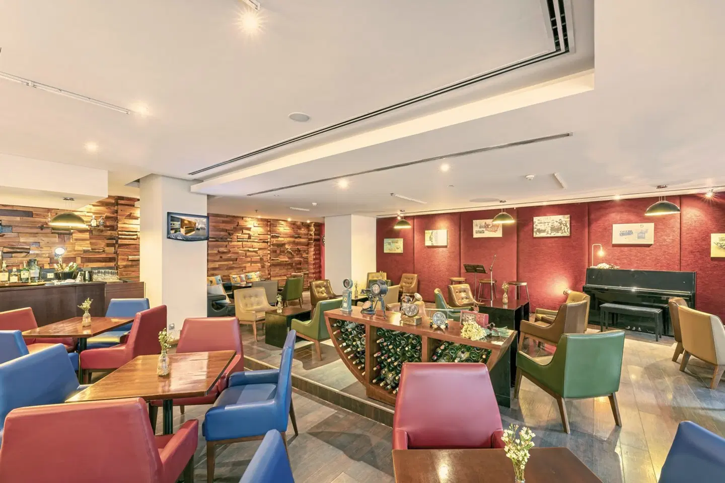 Liberty Central Saigon Centre Bar