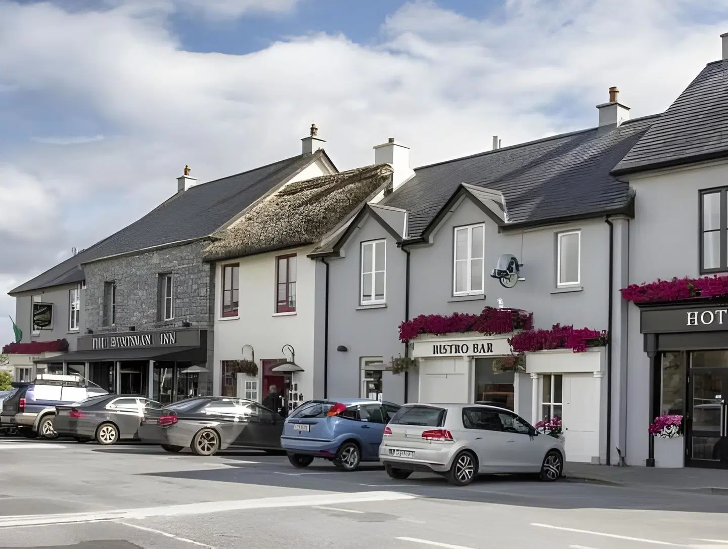 The Huntsman Inn EXTERIOR