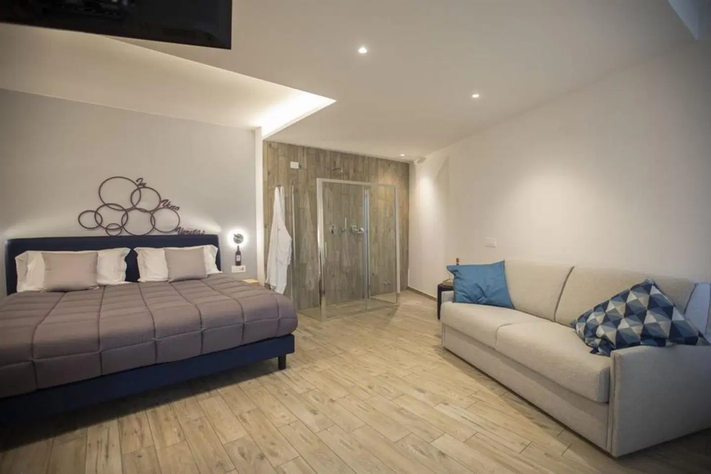 Vesuvio Inn bed & wine experience ROOM_EXAMPLE