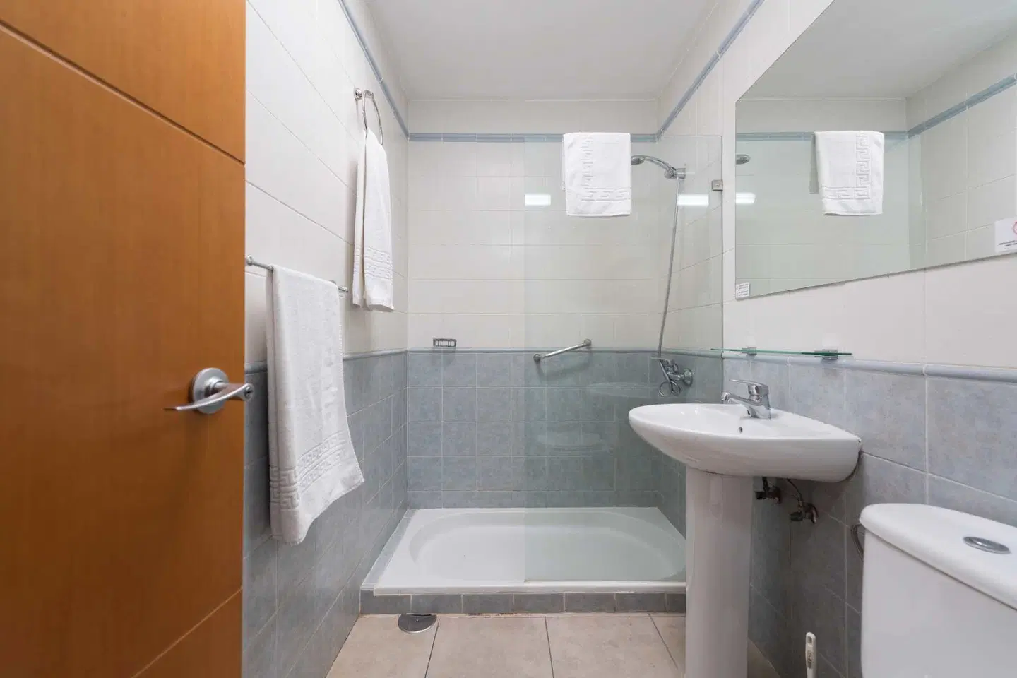 eó Maspalomas Resort Badezimmer