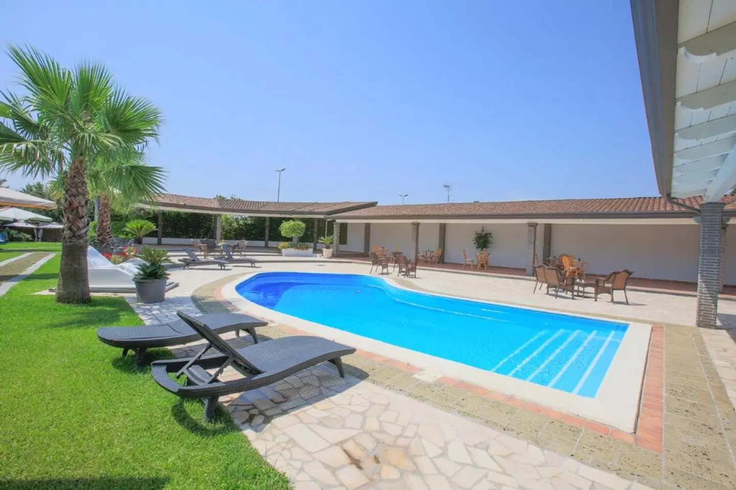 la Fenice OUTDOOR_POOL