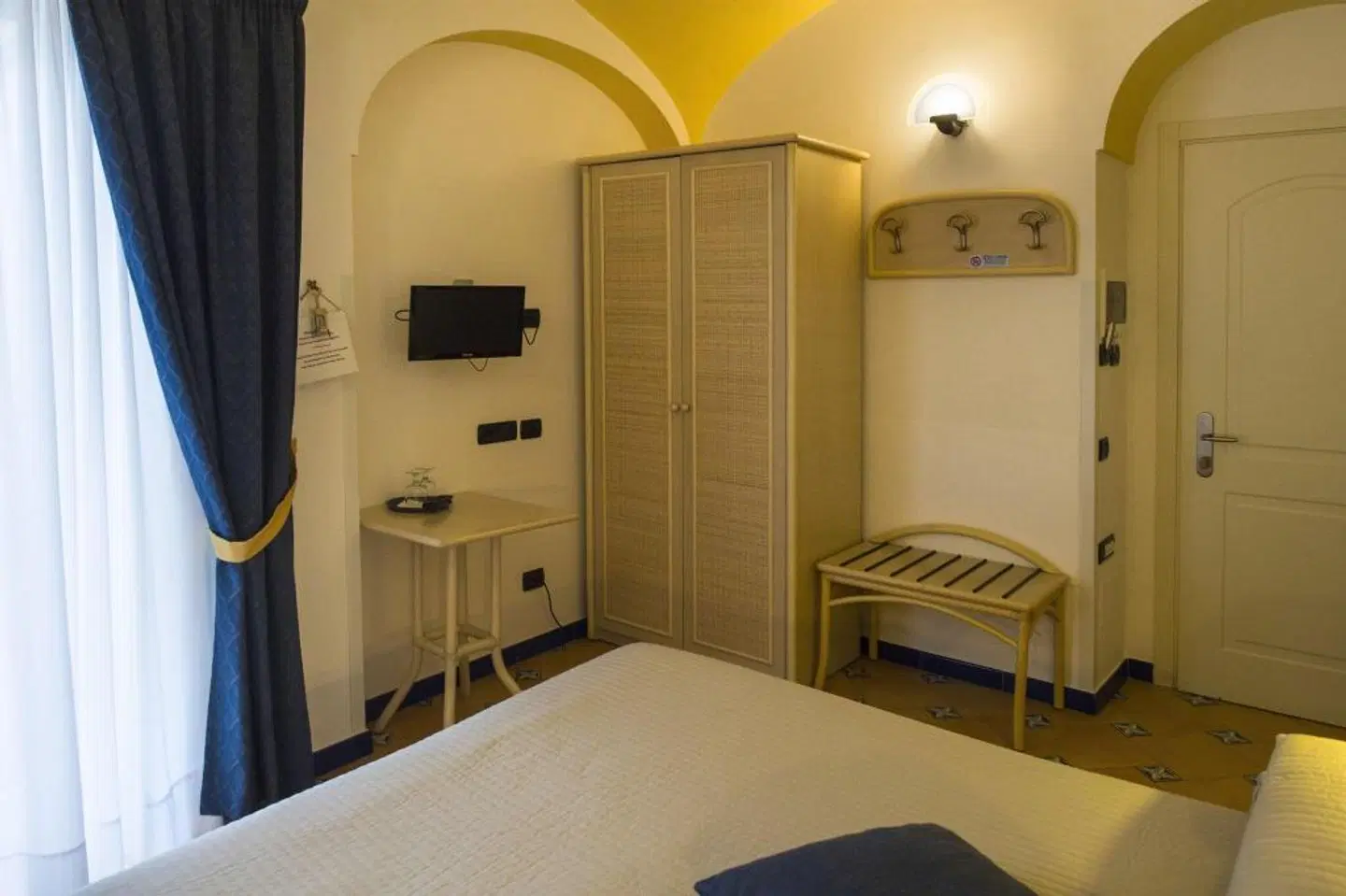 Bellevue Suite ROOM_EXAMPLE