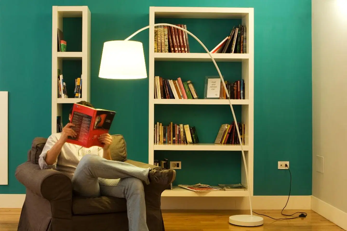 Piazza Bellini PEOPLE