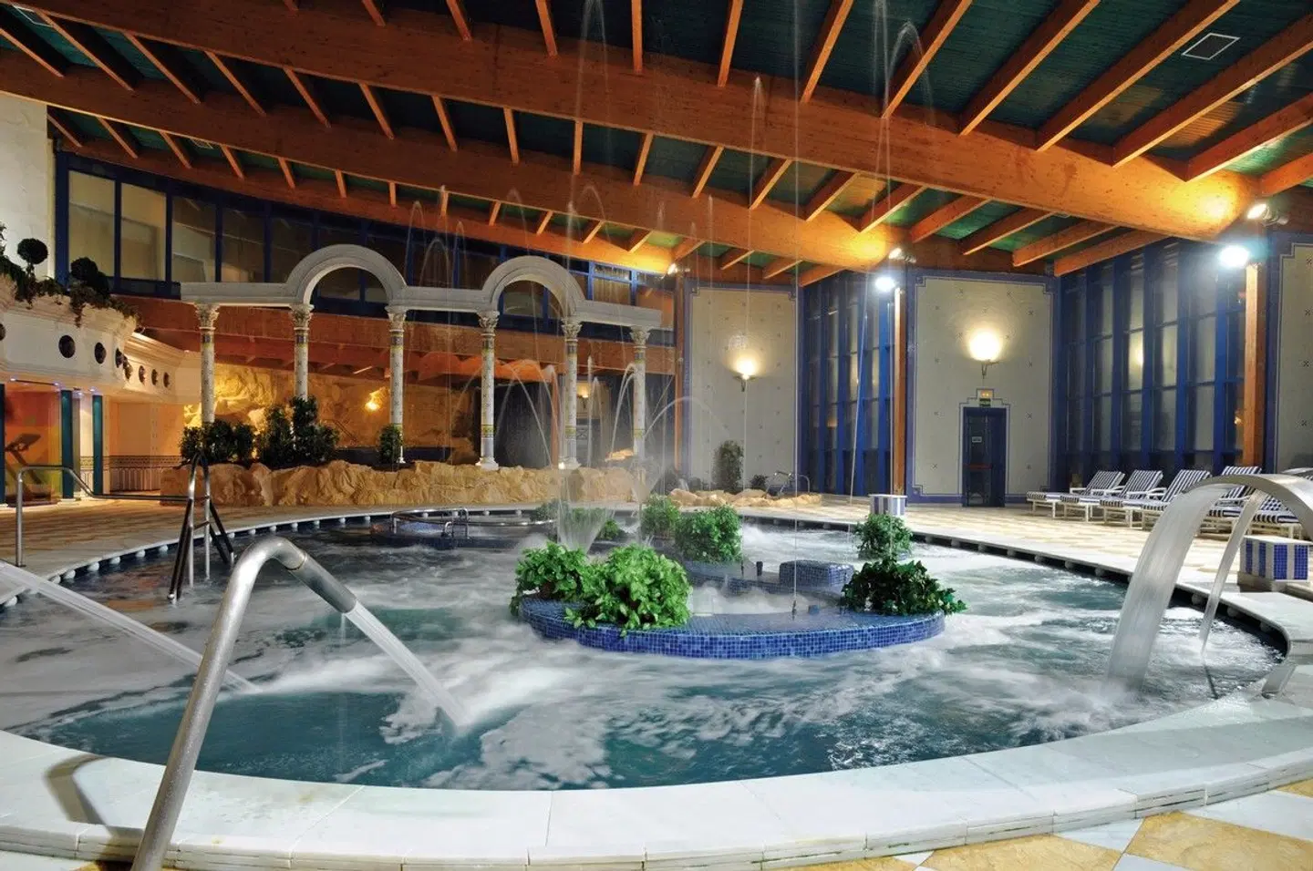 Beatriz Costa & Spa Hallenbad