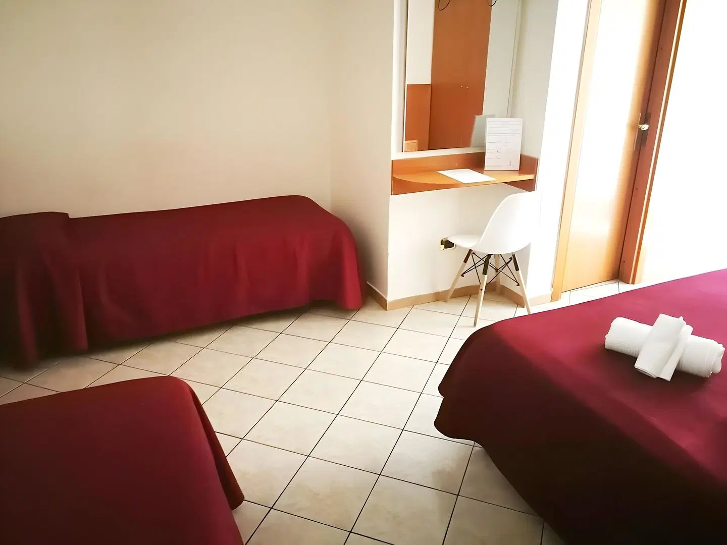 Zara Napoli ROOM_EXAMPLE