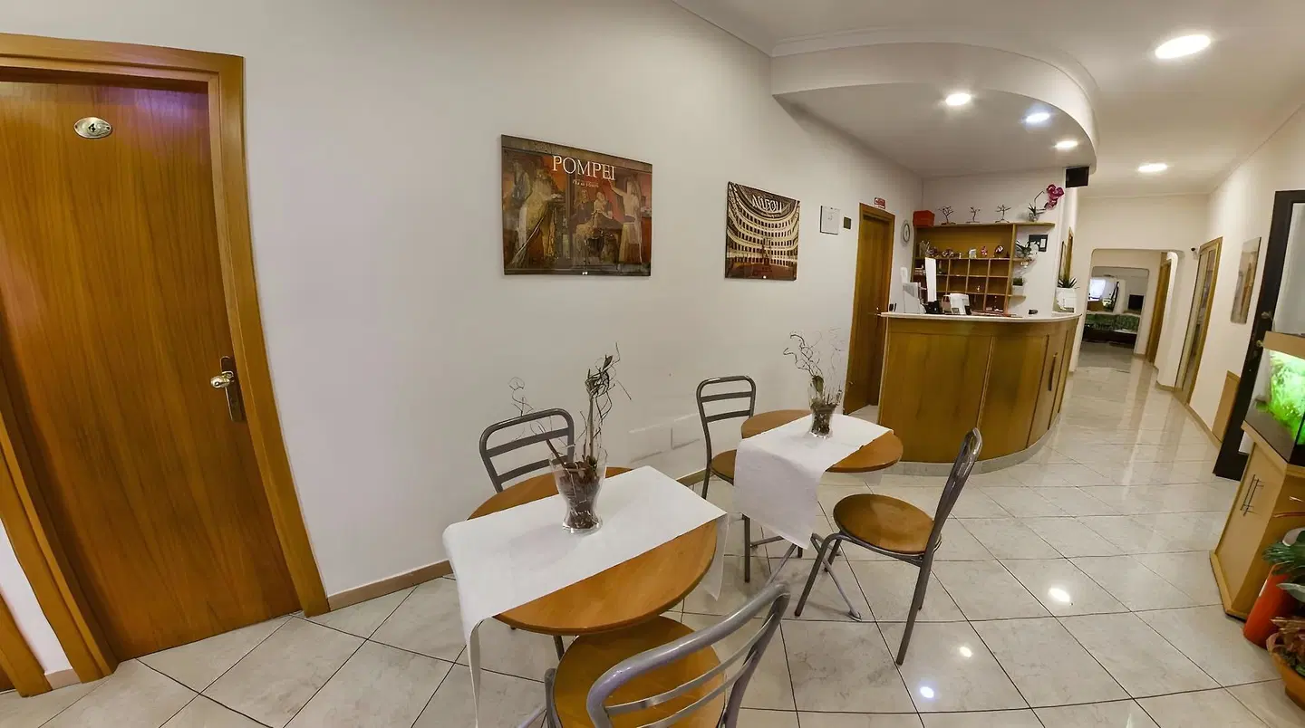 Zara Napoli ROOM_EXAMPLE