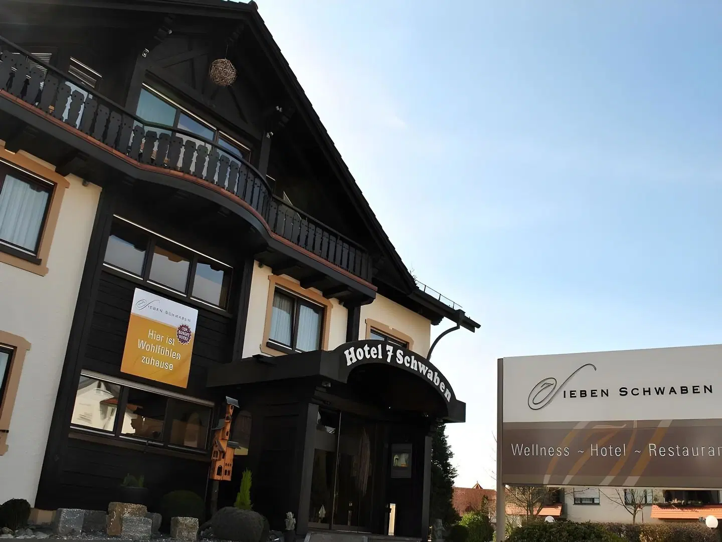 Hellers Twenty Four I EXTERIOR