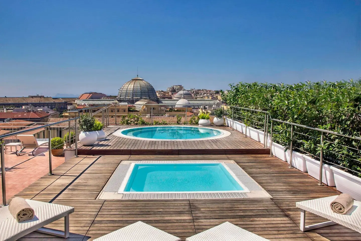 Renaissance Naples Hotel Mediterraneo OUTDOOR_POOL
