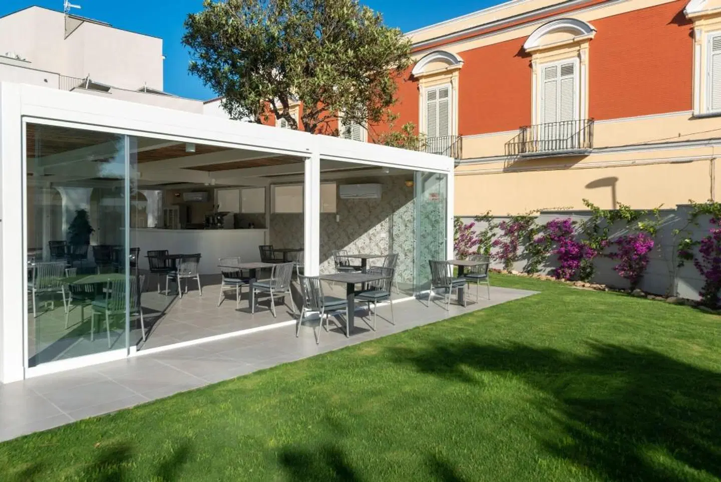 Insula Boutique Hotel EXTERIOR