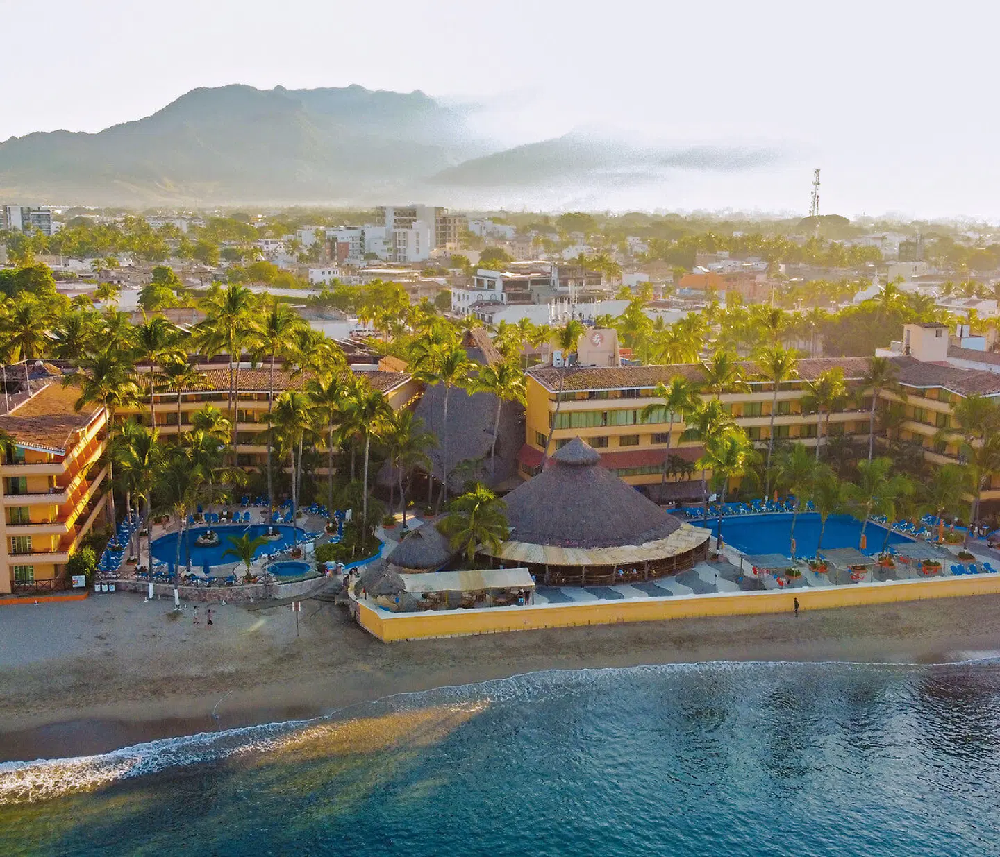 Las Palmas by the Sea EXTERIOR