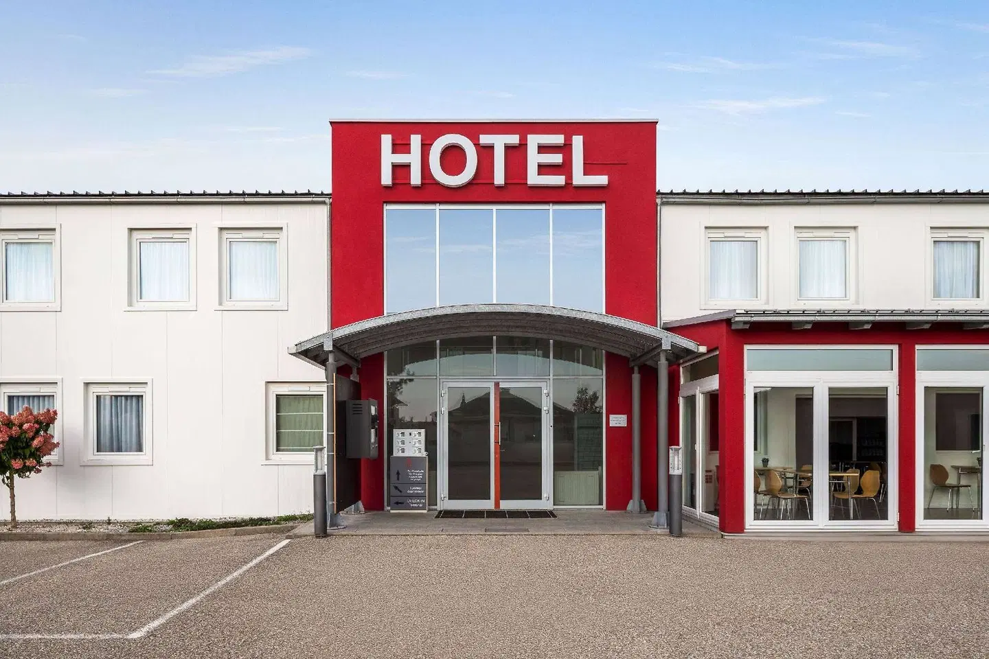 AMEDIA Express Sattledt EXTERIOR