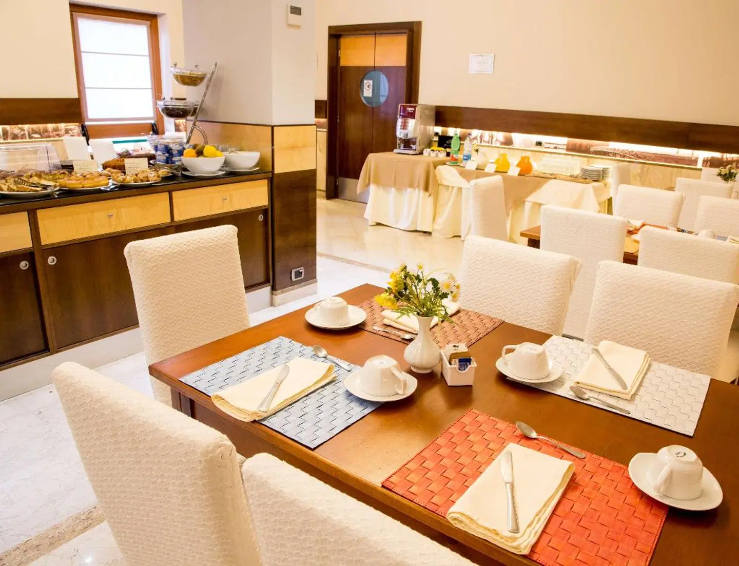 Suites & Residence Hotel Restaurant