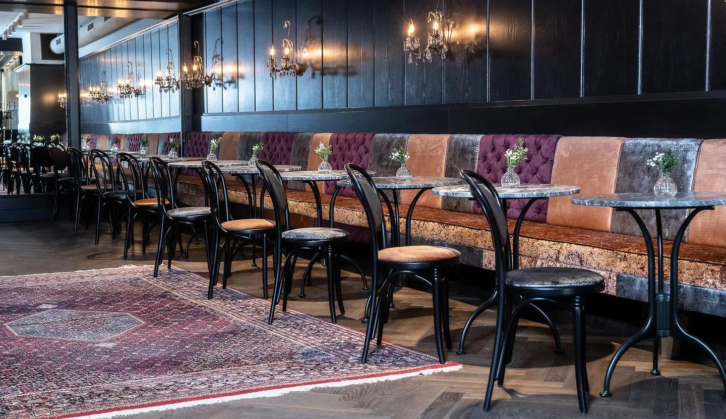 Amedia Plaza Kremsmünstererhof Wels Bar