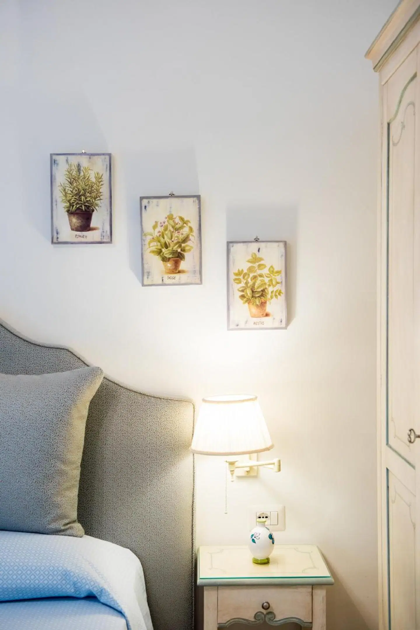 Pellegrino ROOM_EXAMPLE