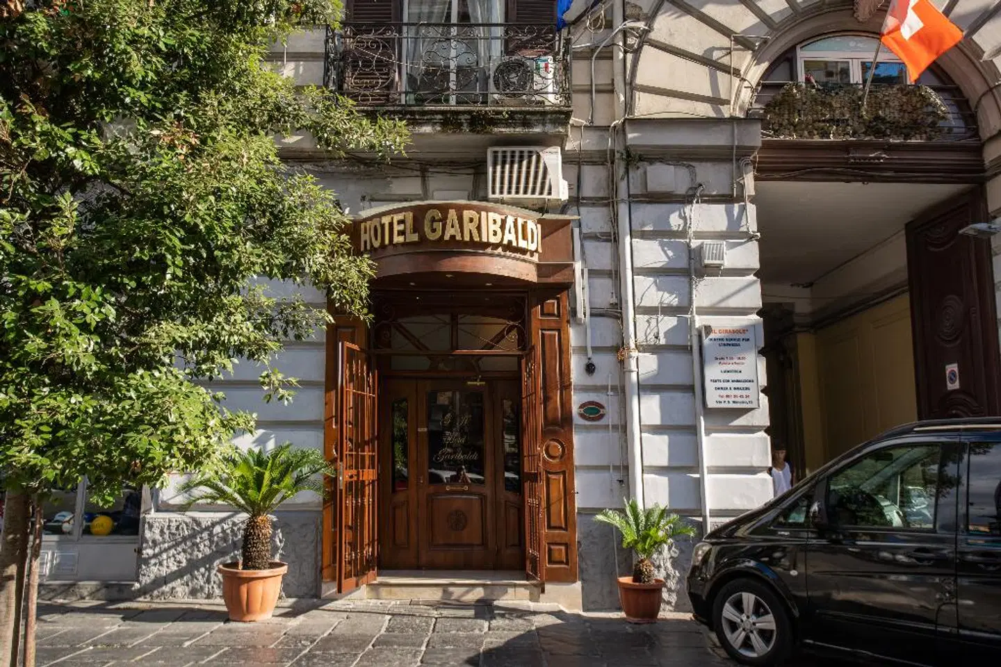 Hotel Garibaldi EXTERIOR