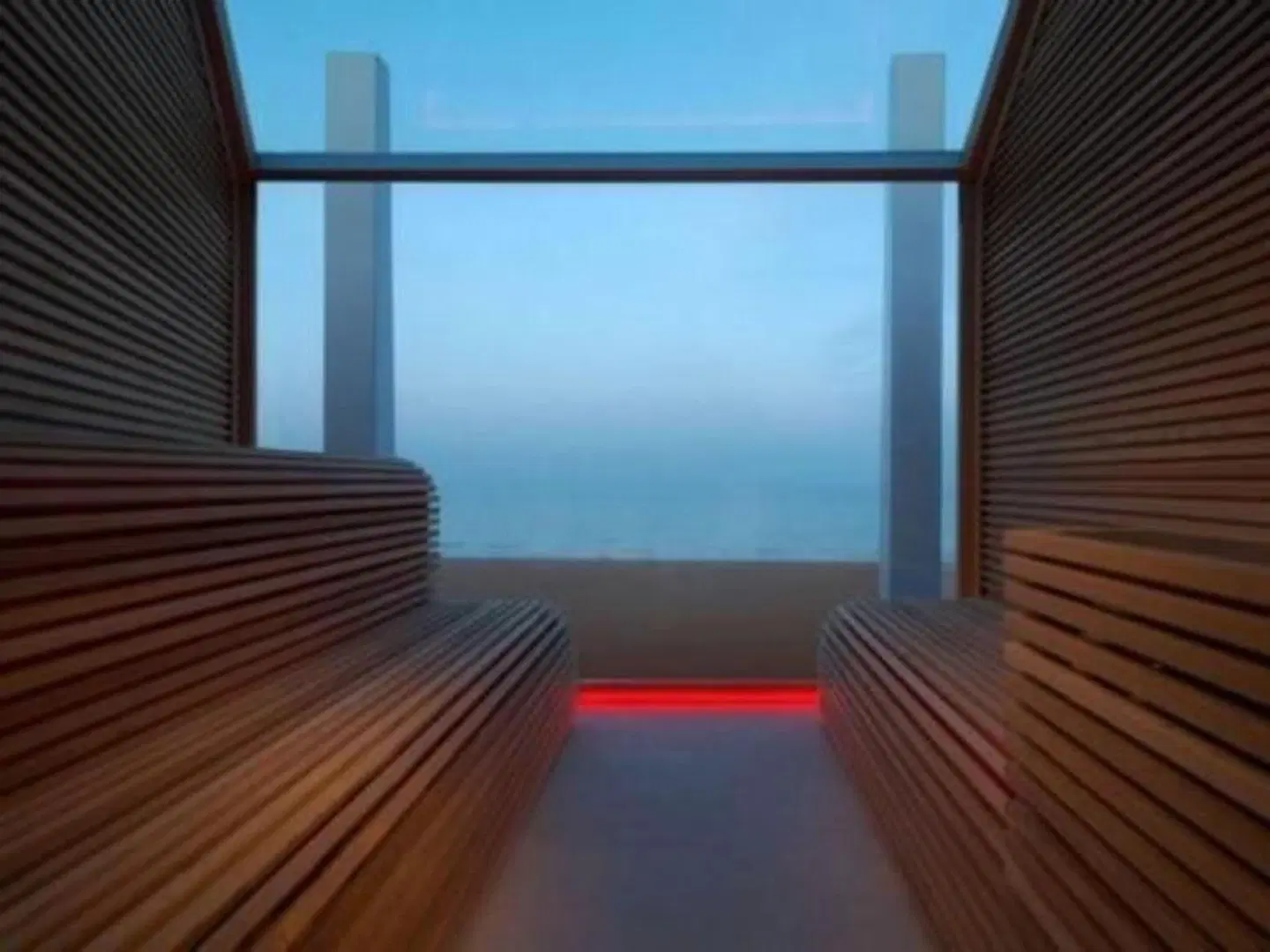 i-Suite Hotel HEALTH_BEAUTY