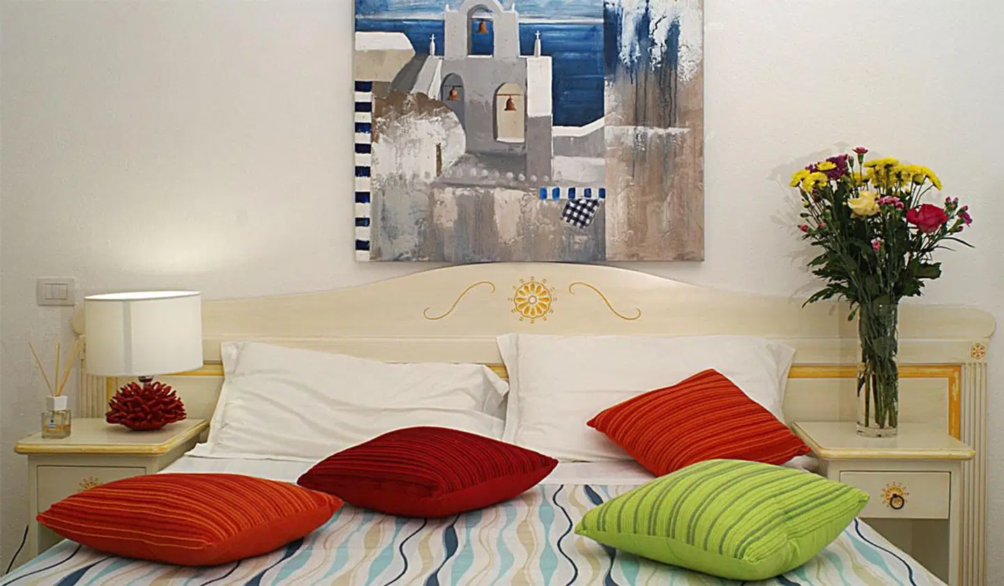 Donatella ROOM_EXAMPLE