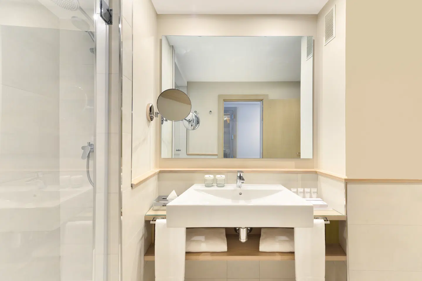 Amàre Beach Hotel Marbella Badezimmer