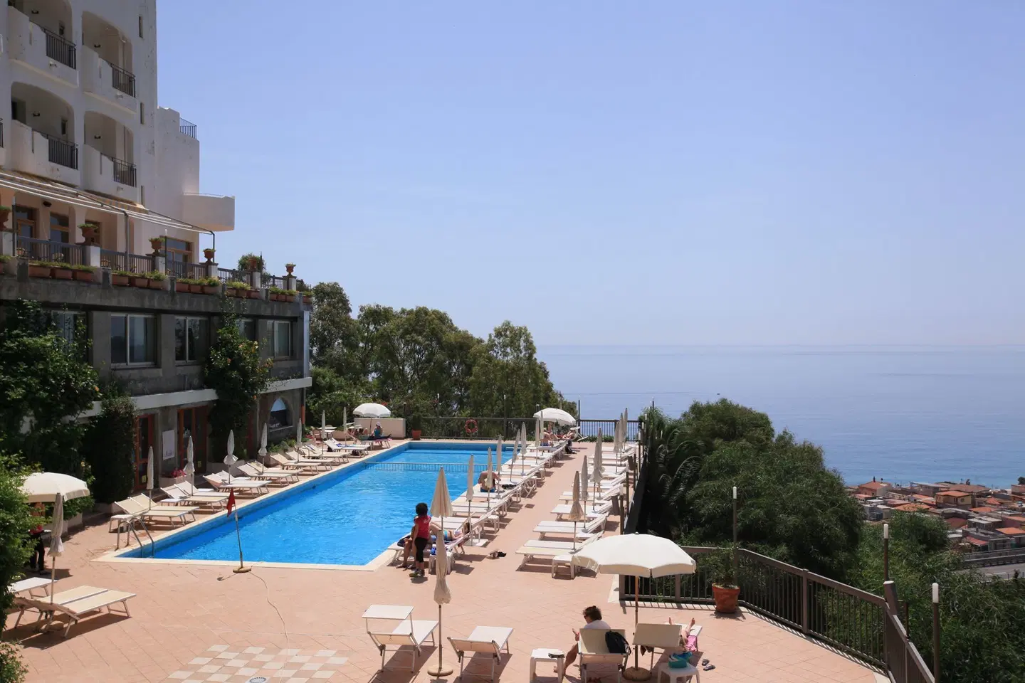 Antares OUTDOOR_POOL