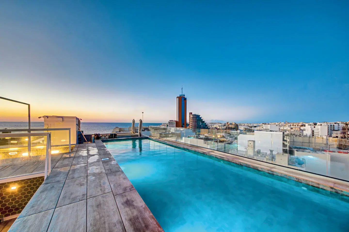 IKYK Hotel OUTDOOR_POOL