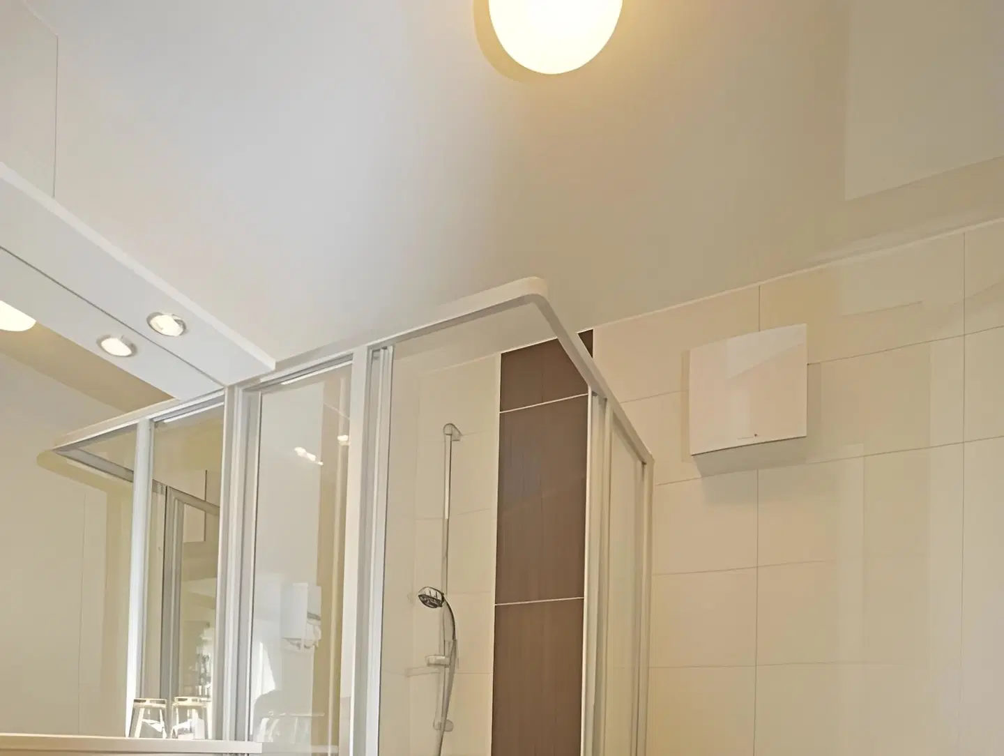 Rotes Roß Badezimmer