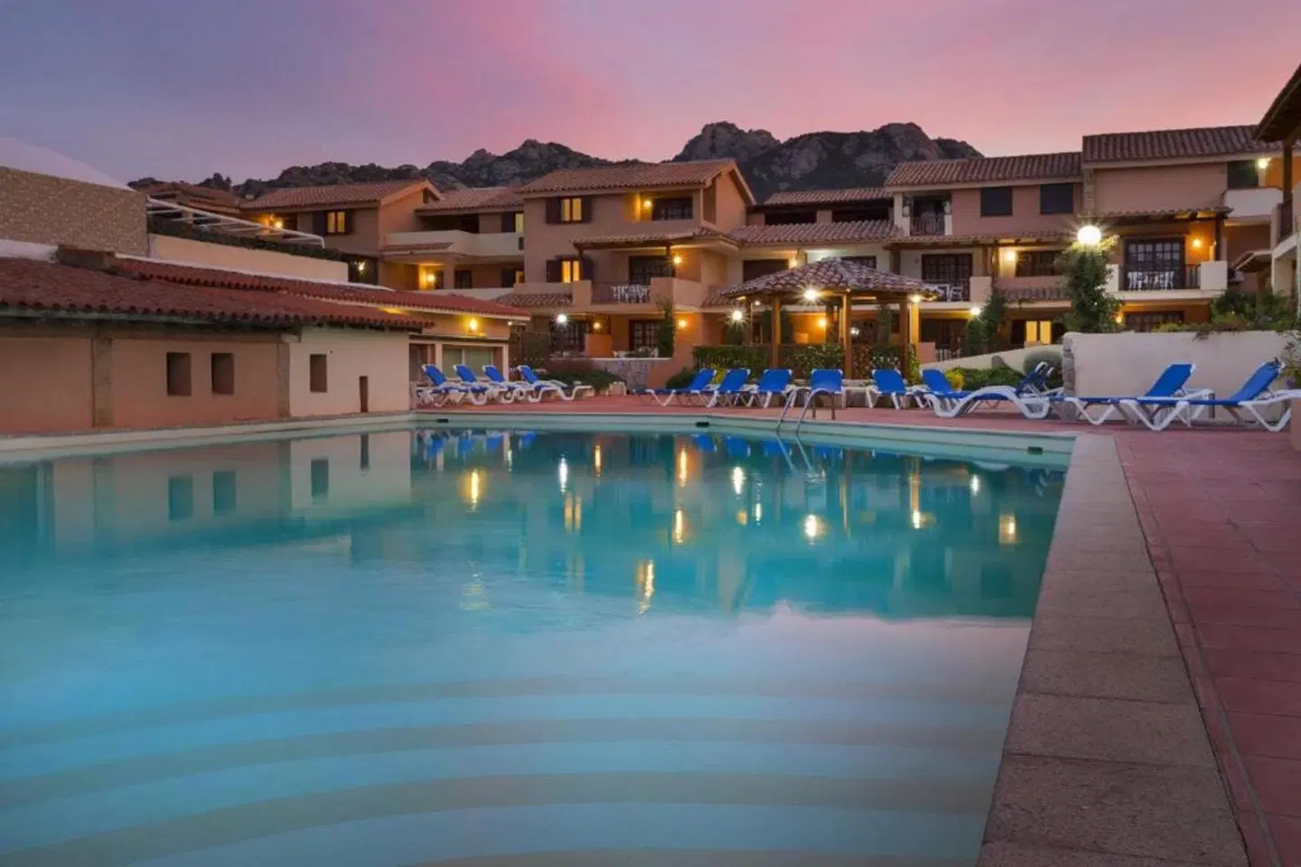 Residence Bougainvillae OUTDOOR_POOL