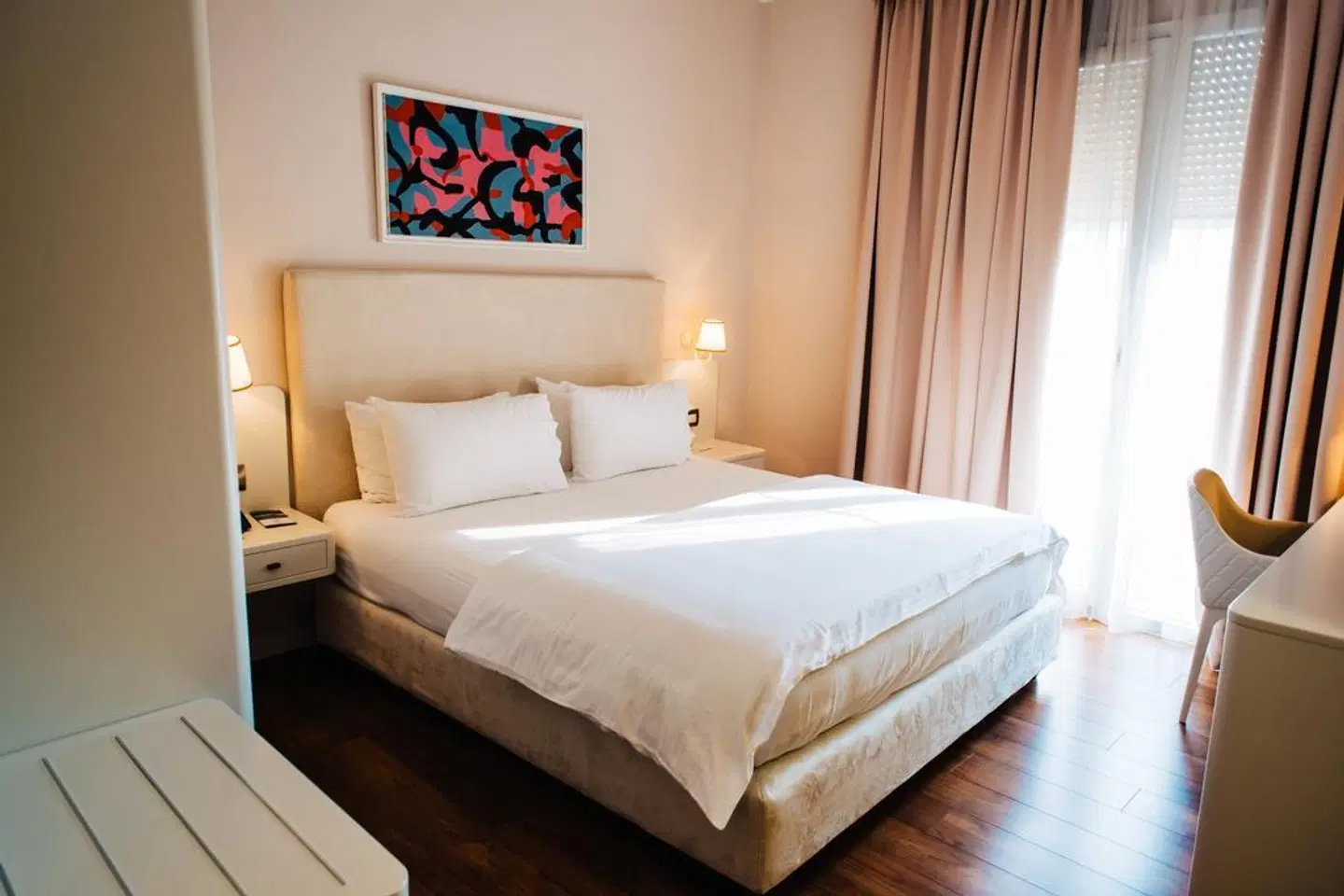 Sar'Otel ROOM_EXAMPLE