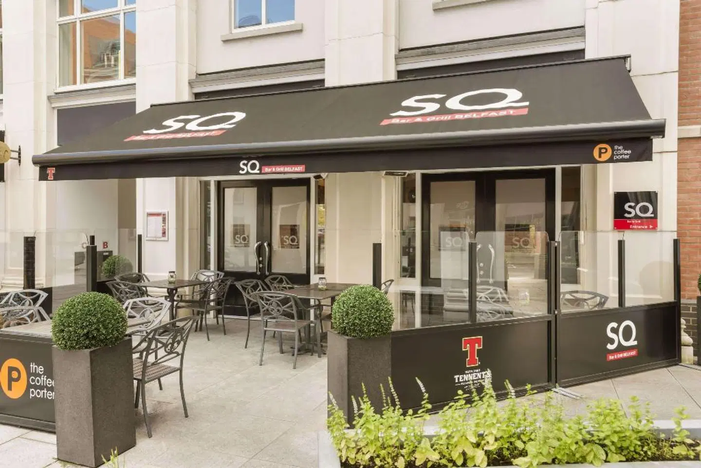 Ramada by Wyndham Belfast City Centre Terrasse