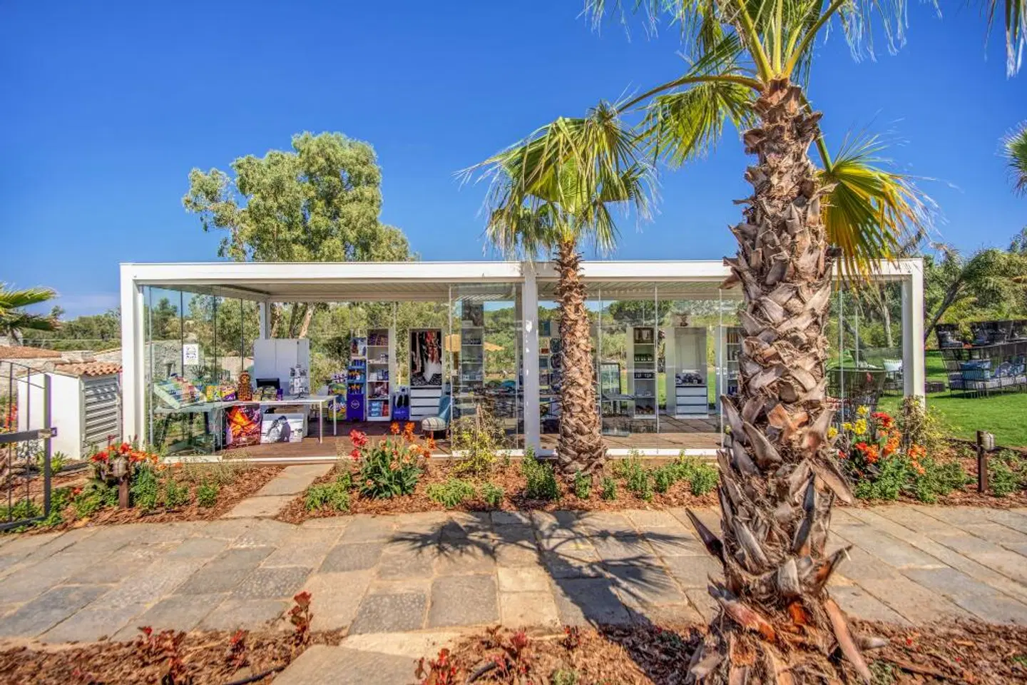 Cala Sinzias Resort Garten