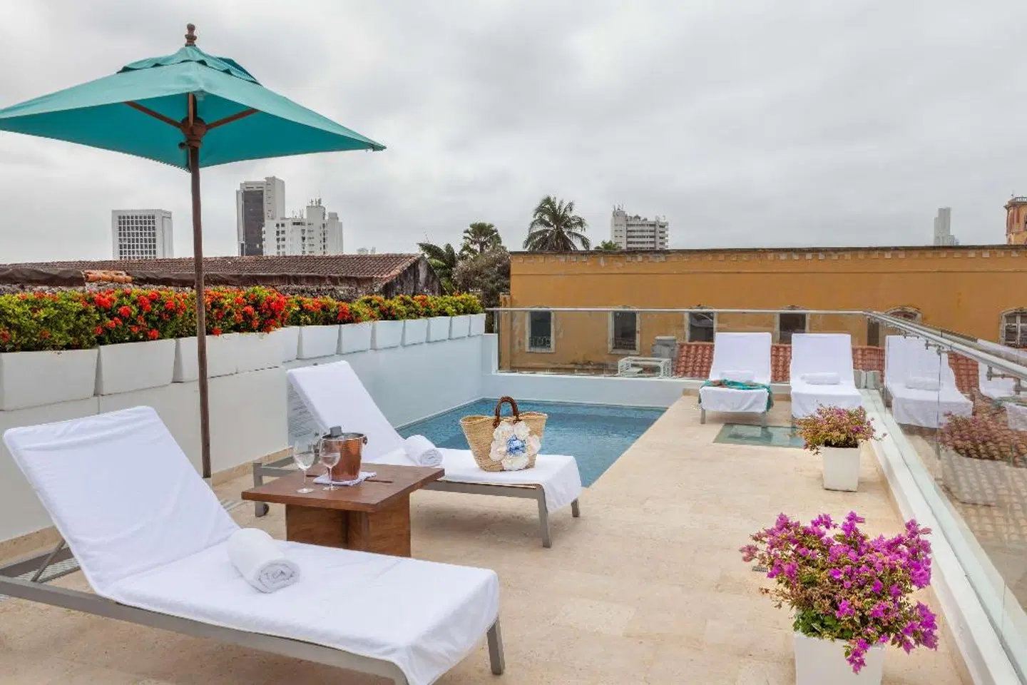 Nacar Hotel Cartagena, Curio Collection by Hilton Terrasse