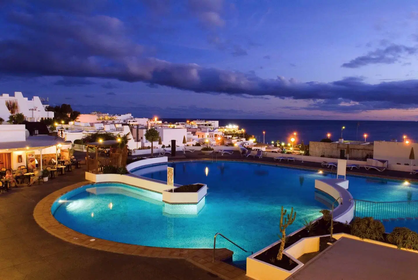 Bellevue Aquarius OUTDOOR_POOL