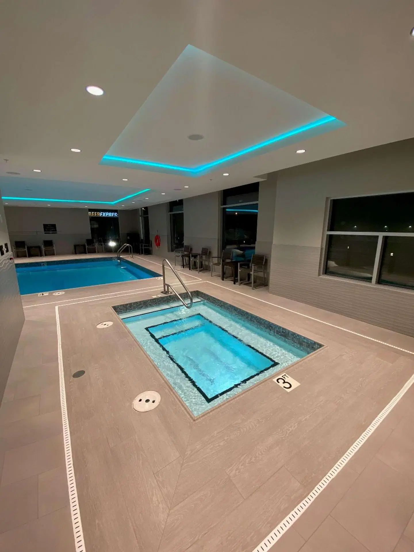 Best Western Premier Prince Albert Hallenbad