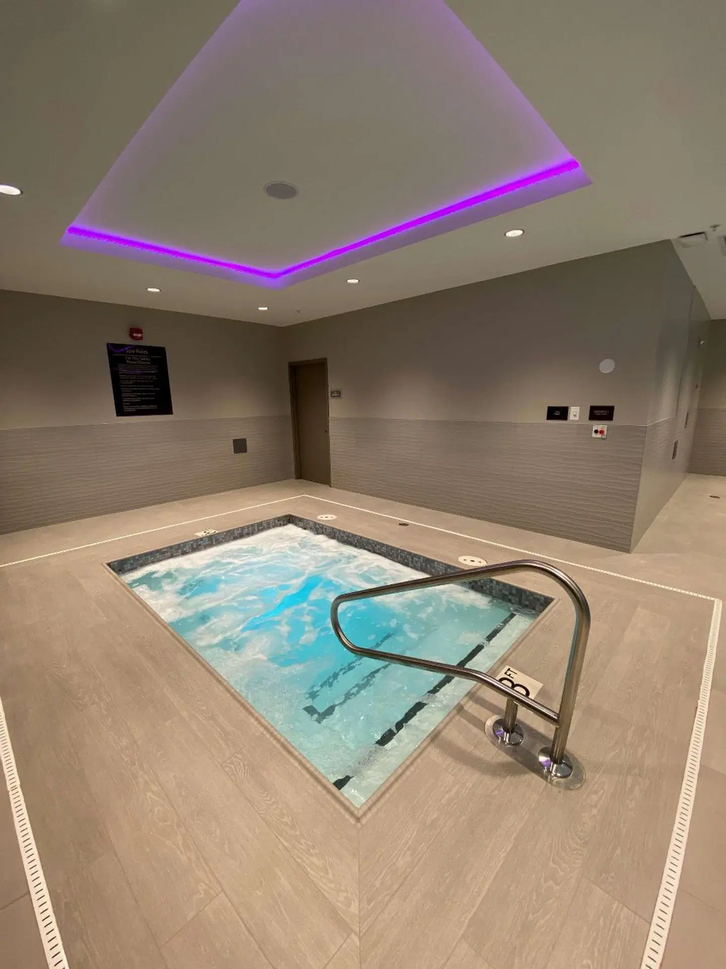 Best Western Premier Prince Albert Hallenbad