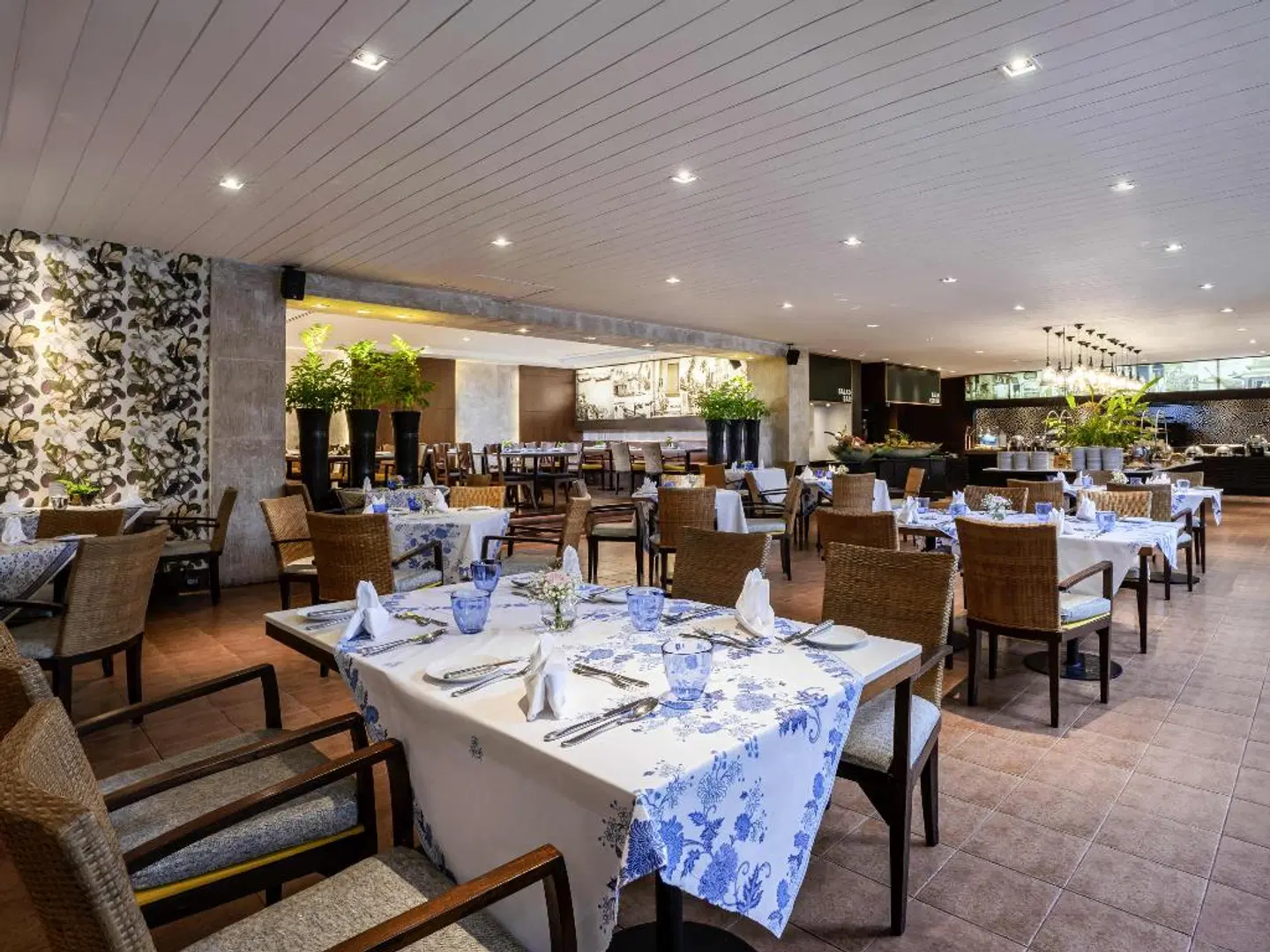 Pullman Phuket Karon Beach Resort Restaurant