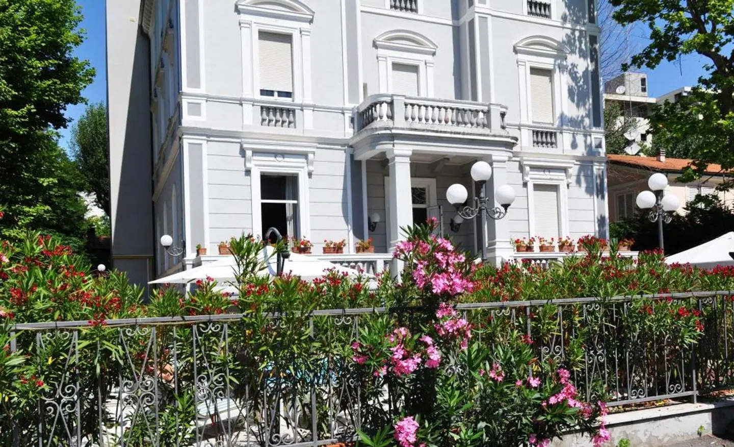 Esedra Hotel EXTERIOR