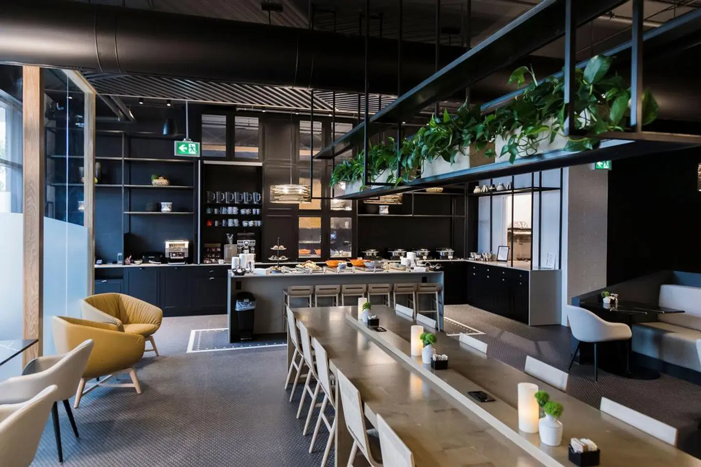 Alt Hotel Saskatoon Bar