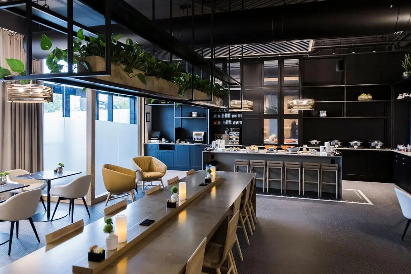 Alt Hotel Saskatoon Bar